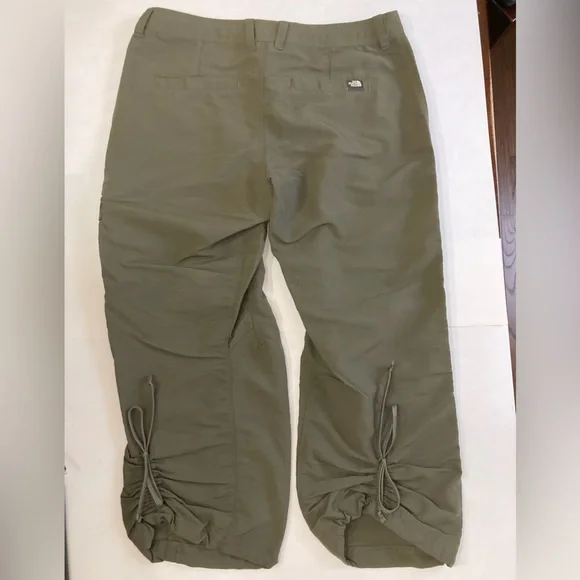 The North Face Aphrodite Capri Pants green Size 6 TNF hiking everyday 5 pockets - Picture 2 of 9